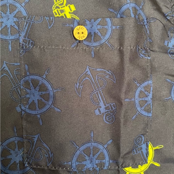 Hawaiian Shirt - Picture 7 of 8